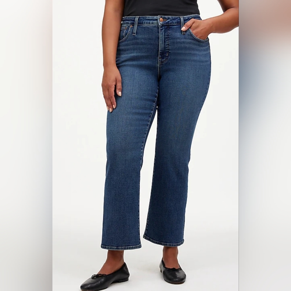Madewell  Mid Rise kick out jean